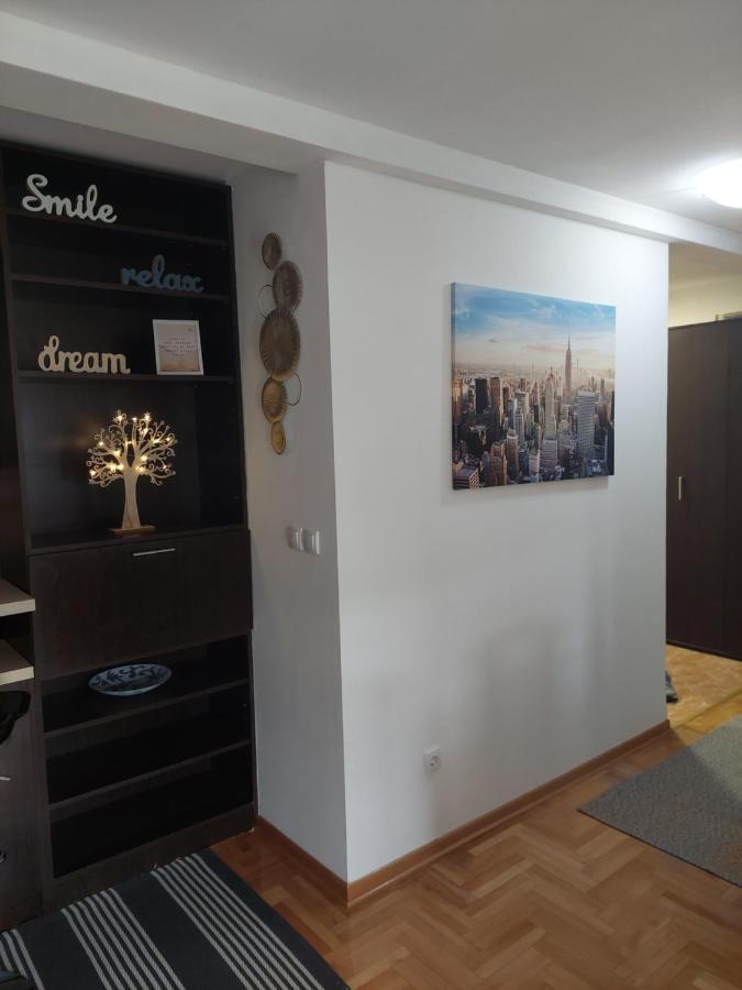 Flat 23 Lägenhet Belgrad Exteriör bild